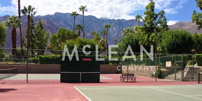 Building Photo - NEWLY REMODELED - One Bedroom Condo