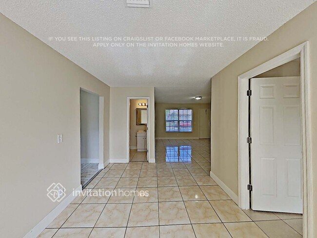 Building Photo - 127 Dove Cir