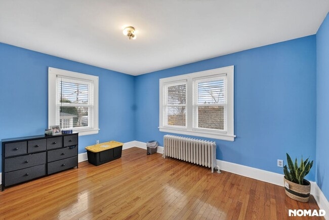 Building Photo - 96 Kenwood Ave