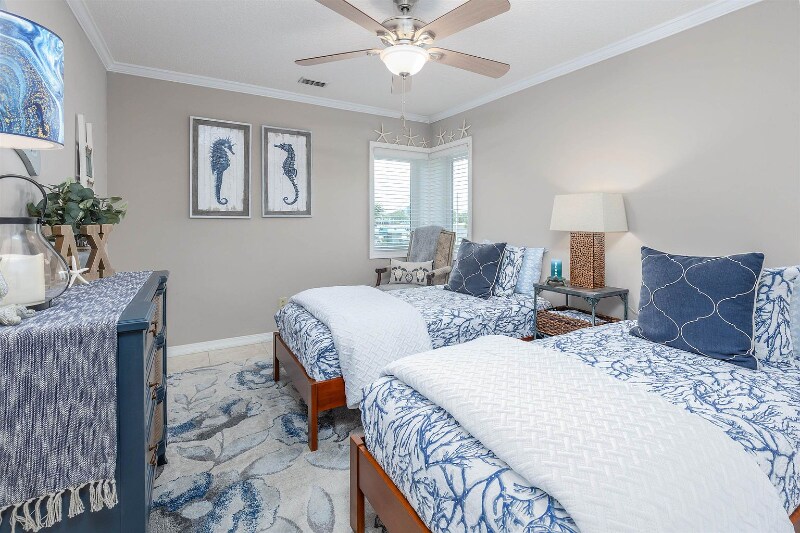 Building Photo - 201 10th Ave N