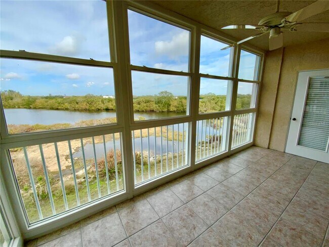 Building Photo - 6315 Shoreline Dr
