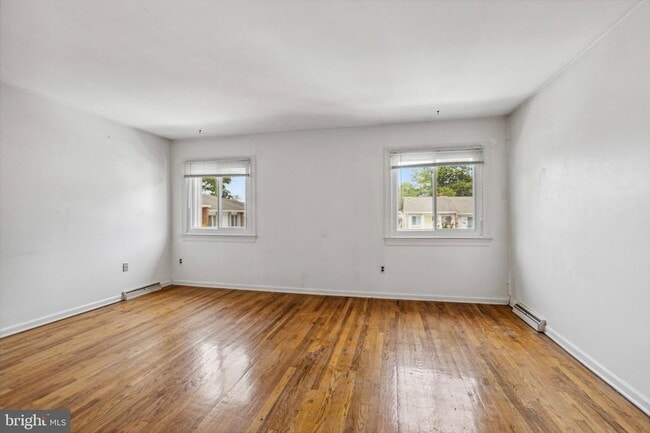 Building Photo - 5 Cornwallis Square
