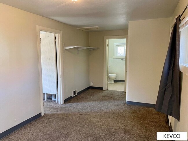 Building Photo - 821 W Myrtle St