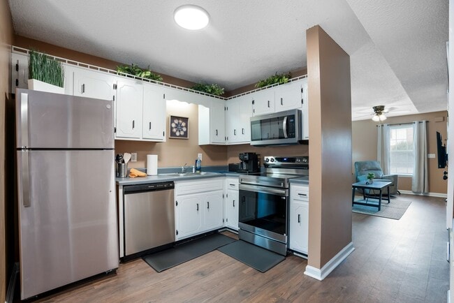 Building Photo - Hope’s Place | Cozy 2BR Condo Near Fort Campbell