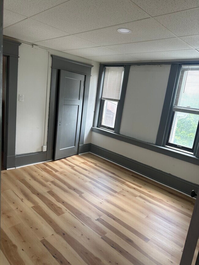 Building Photo - 1107 16th Ave