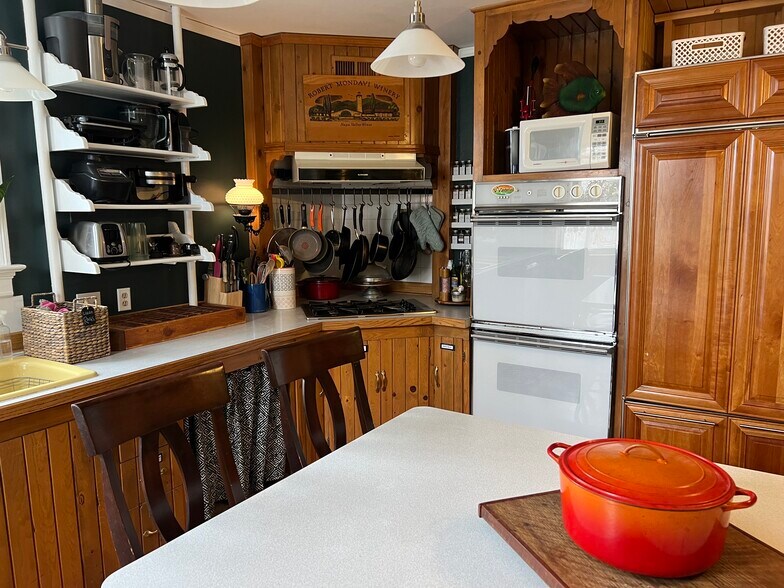 Building Photo - 616 W Mulberry St