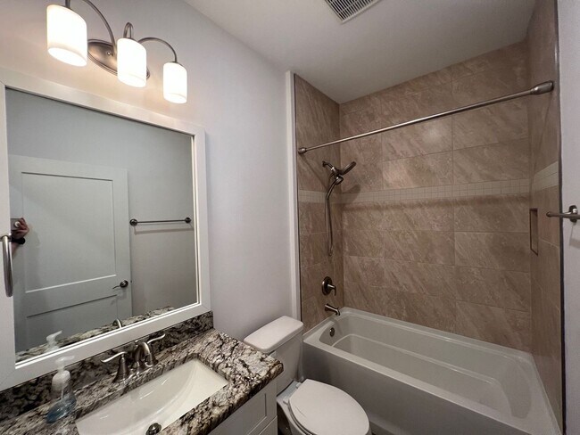 Building Photo - 5148 Sandy Shores Dr