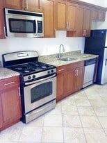 Building Photo - 2450 Lemoine Ave