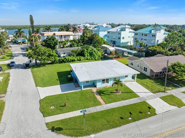 Building Photo - 1400 Binney Dr