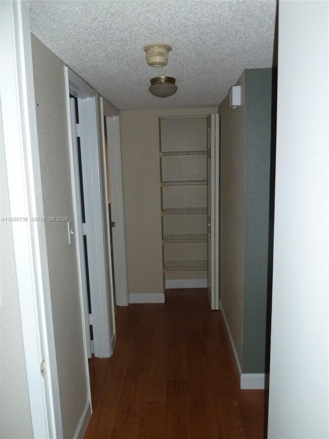 Building Photo - 300 Gardens Dr