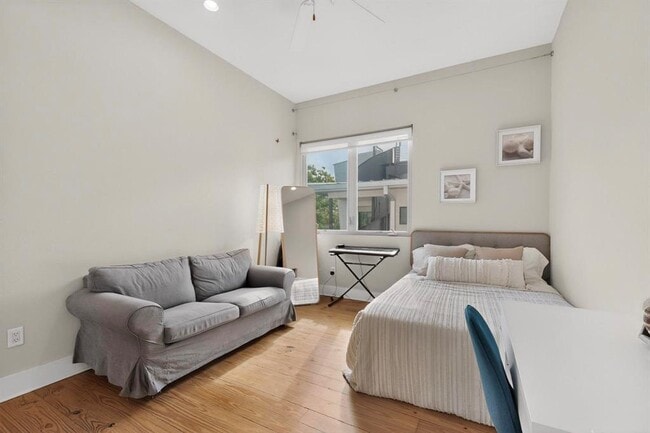 Building Photo - 807 W Gibson St