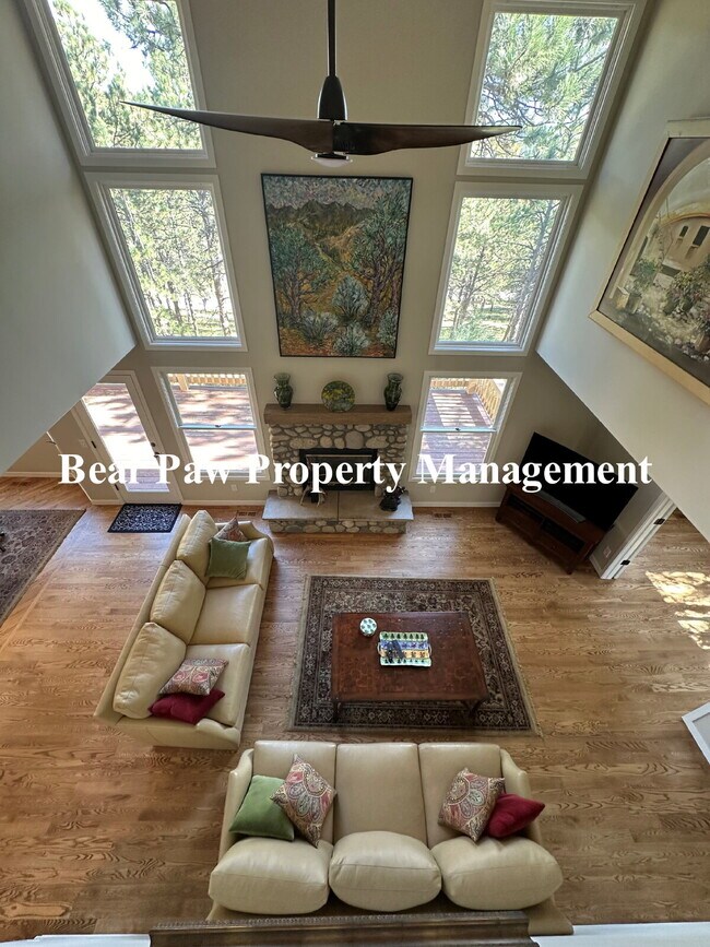Building Photo - Magnificent Home in The Ridge!!