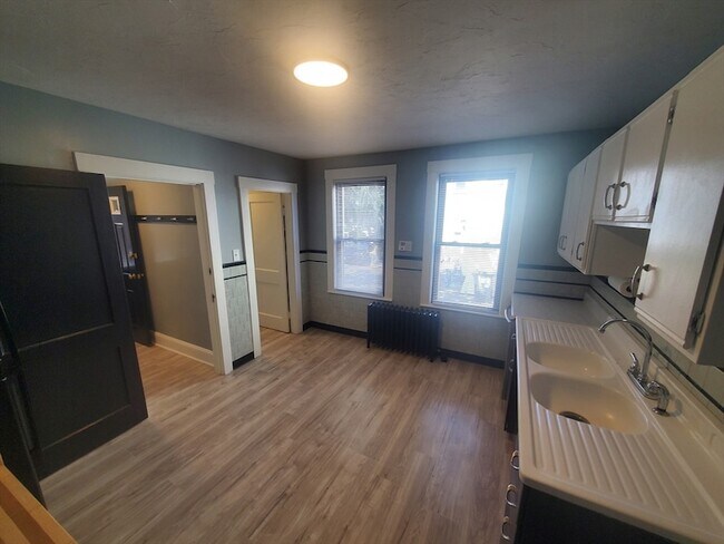 Building Photo - 107 Thomas Burgin Pkwy