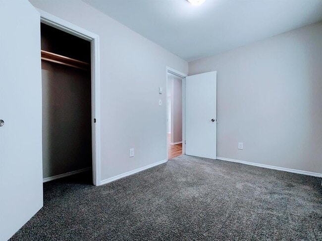 Building Photo - 4445 Layola Ave