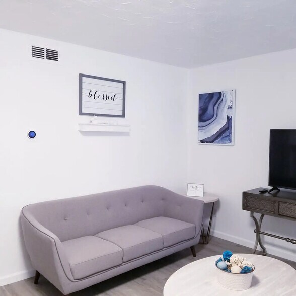 Building Photo - 12888 Montfort Dr