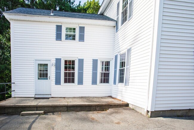 Building Photo - 78 Pleasant St