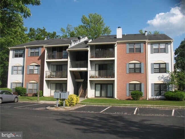 Building Photo - 10 Joyner Ct