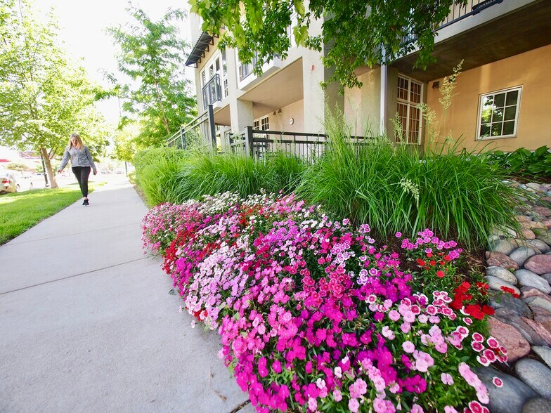 Building Photo - 275 S Harrison St