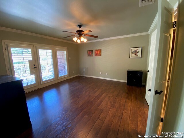 Building Photo - 531 Woodlake Dr