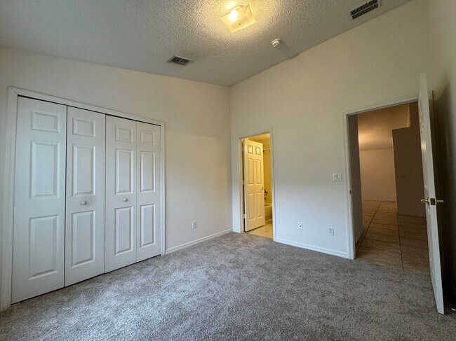 Building Photo - 16004 Blossom Hill Loop