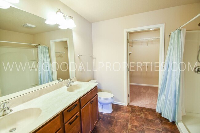 Building Photo - 4 Bedroom 3.5 Bath in Waukee