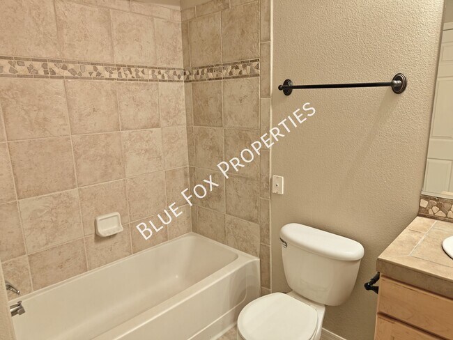 Building Photo - 1500 E Pusch Wilderness Dr