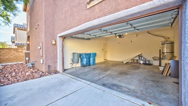 Building Photo - Charming 3-Bedroom Two-Story Home with Balcony & Modern Touches!