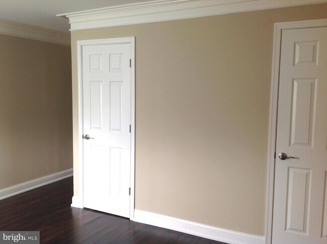 Building Photo - 298 Birch Dr