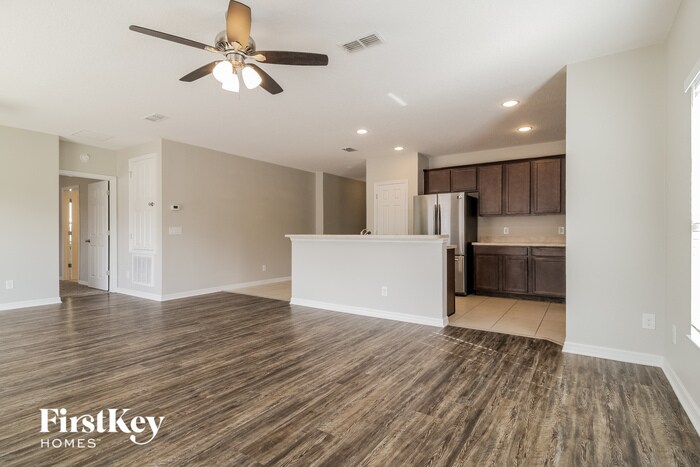 Building Photo - 4796 Rockvale Dr