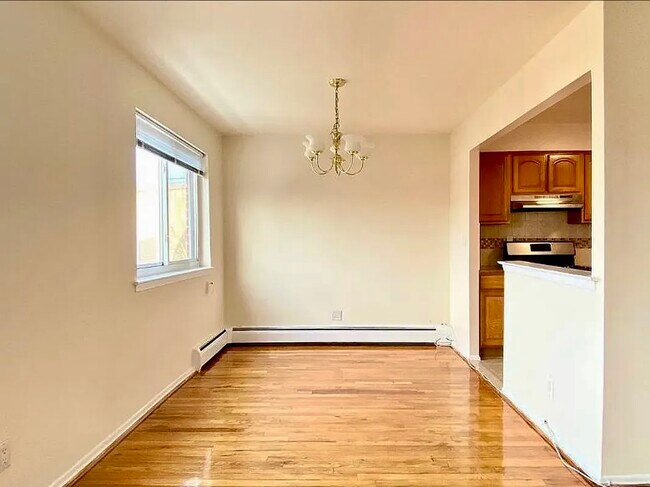 Building Photo - 2337 37th St