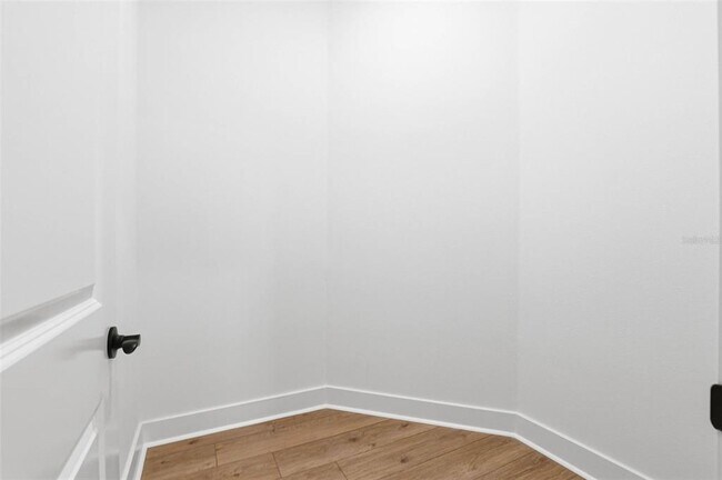 Building Photo - 6962 Jared Oaks Dr