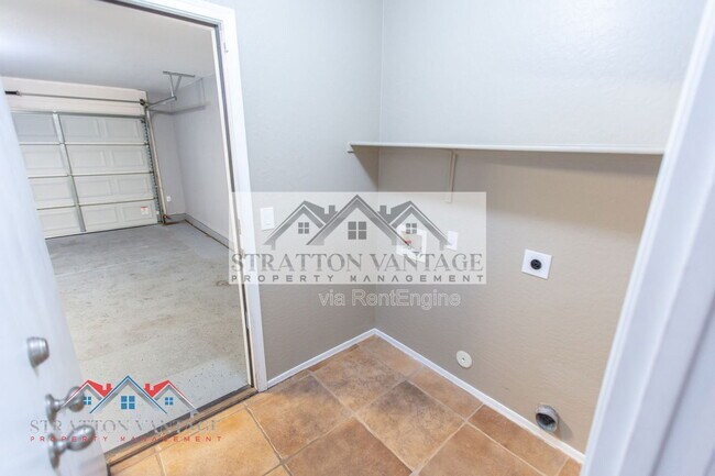 Building Photo - 10234 E Carol Ave