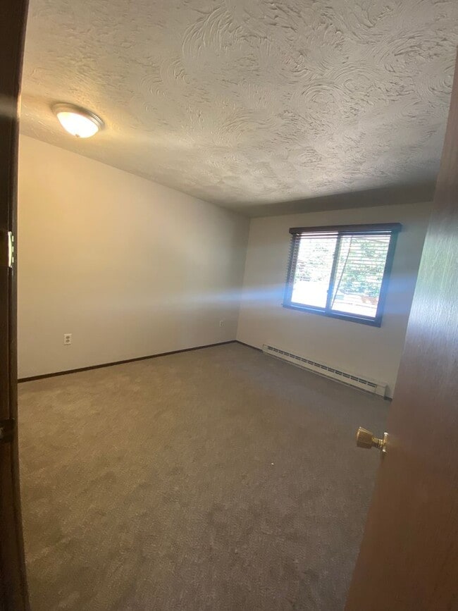 Building Photo - 2531-2533 E 27th Ave