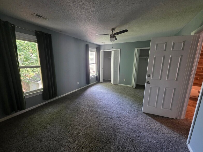 Building Photo - 4306 Thomas Ln