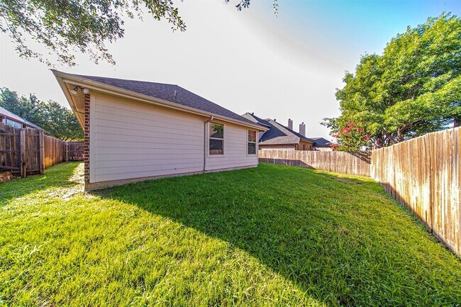 Building Photo - 8036 Branch Hollow Trail
