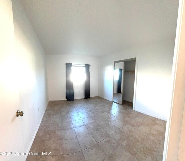 Building Photo - 1415 N Hwy A1A