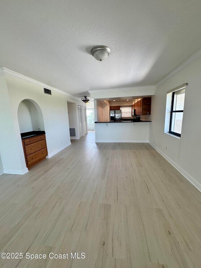 Building Photo - 2160 N Hwy A1A