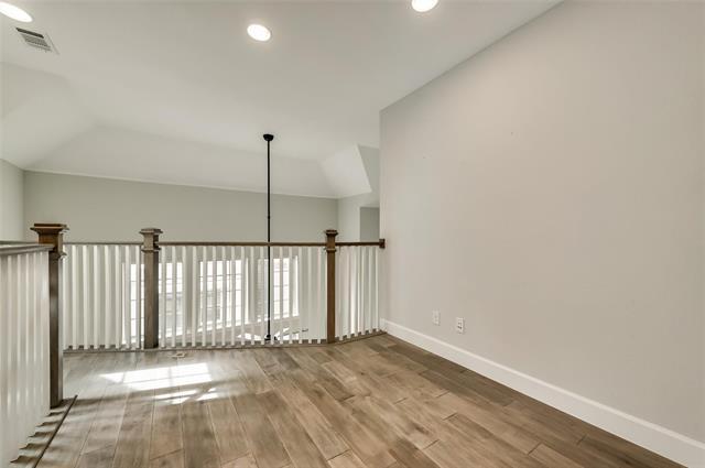 Building Photo - 5858 Orion Pl