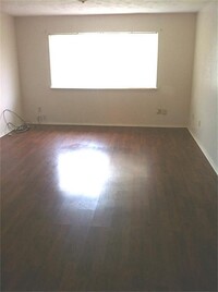 Building Photo - 2530 Edgedale Dr