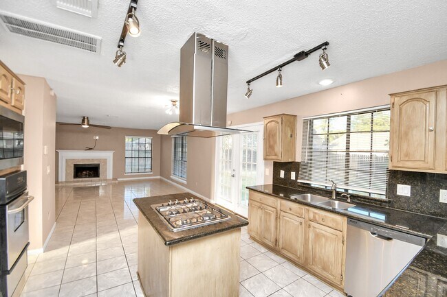 Building Photo - 8723 Rocky Valley Dr