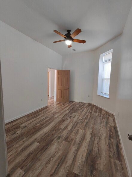 Building Photo - 1326 S Troy St