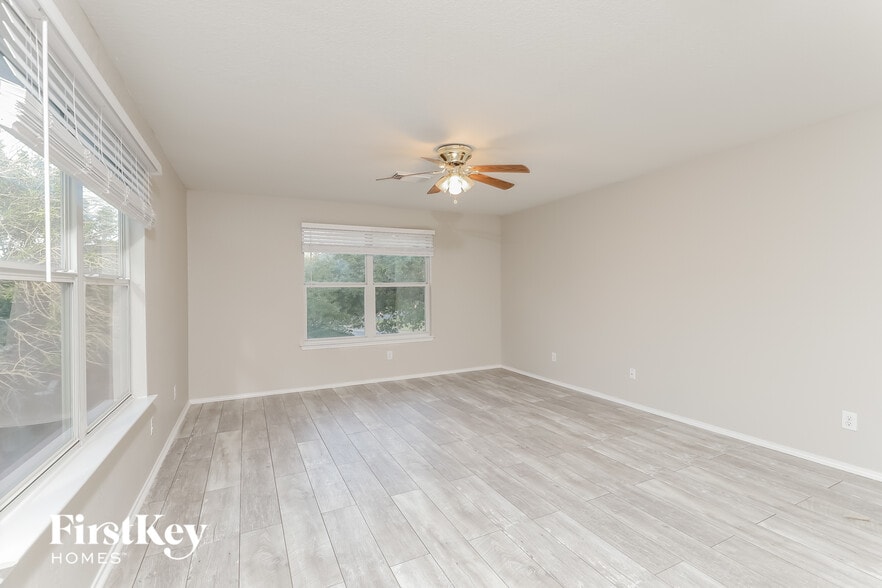 Building Photo - 11019 Forest Shower