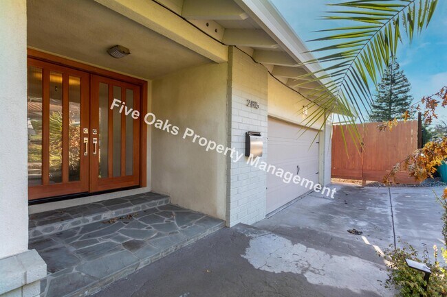 Building Photo - 2815 Stanford Ln