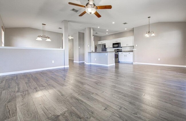 Building Photo - 1111 Whitley Dr
