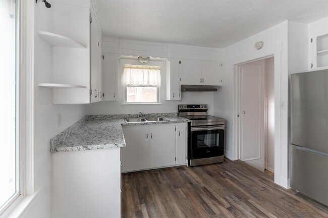 Building Photo - 15 S 400 W