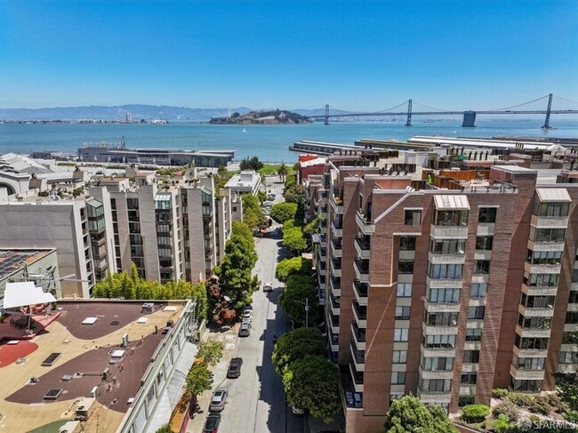 Building Photo - 101 Lombard St