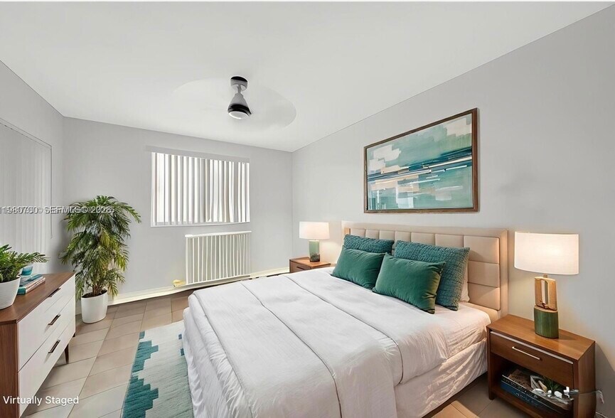 Building Photo - 2620 S University Dr