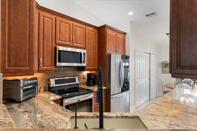 Building Photo - 893 Gulf Pavillion Dr