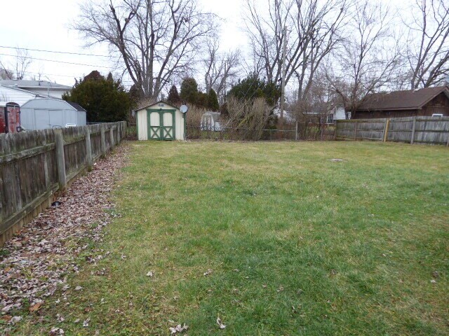 Building Photo - Updated East side split level