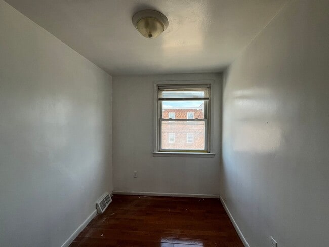 Building Photo - 1851 Strahle St
